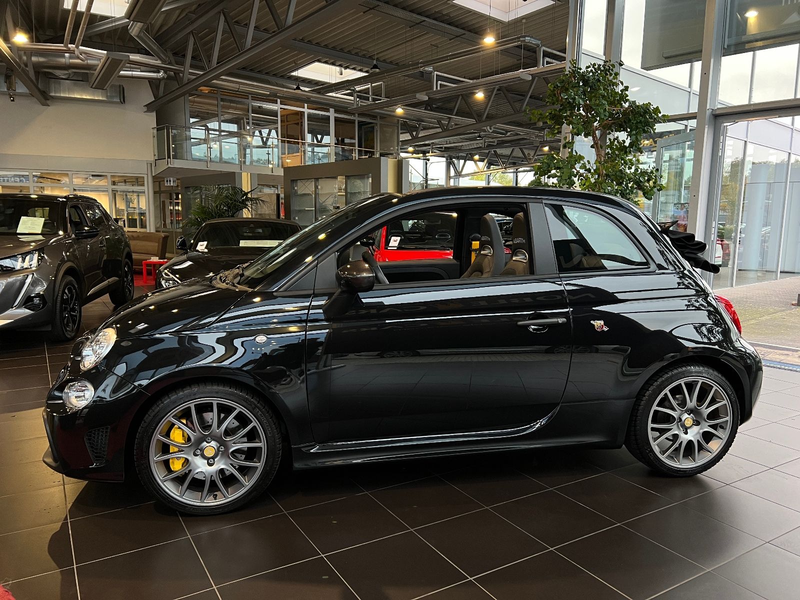 Fahrzeugabbildung Abarth 695C XENON NAVI ALU