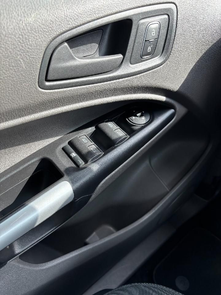 Fahrzeugabbildung Ford Tourneo Connect Kfz-St: 274€, 8566 BUT00172