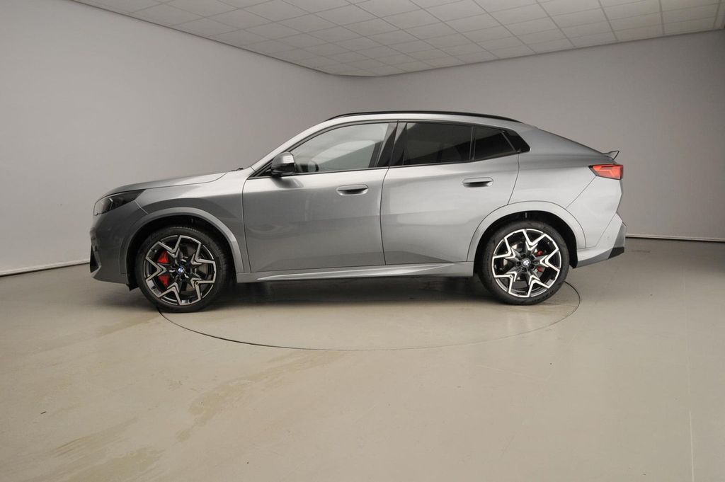 BMW X2 — hlavná fotografia
