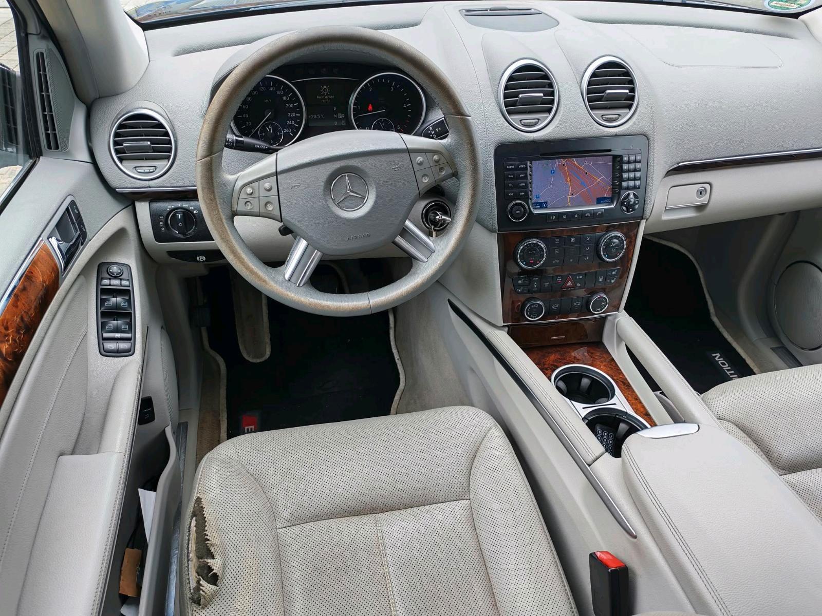 Mercedes-Benz GL320 2008 — photo 13