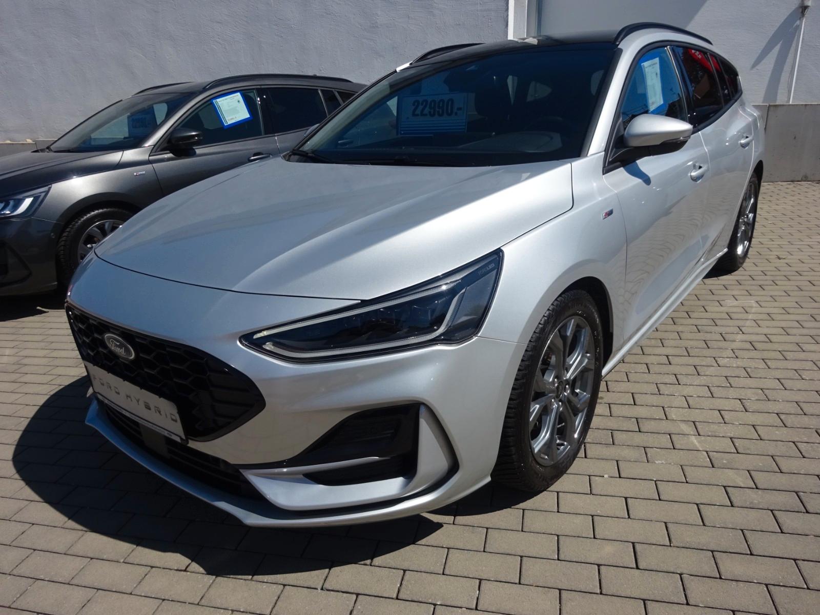 Ford Focus Turnier ST-Line X Auto AHK Panorama MATRIX