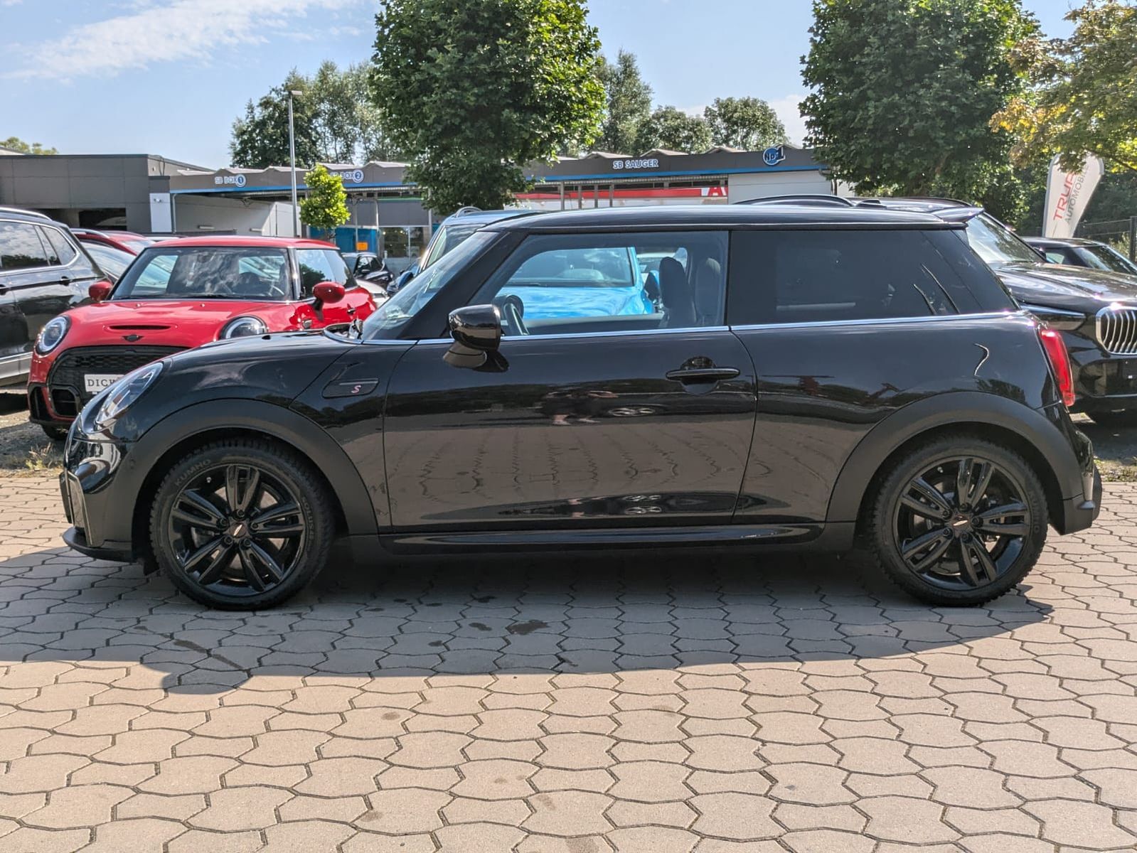 Fahrzeugabbildung MINI Cooper S John JCW Trim PANO/LED/ACC/KAMERA