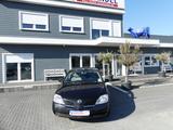 Nissan Primera Lim. Visia, 1,6 - schwarze Nissan Primera