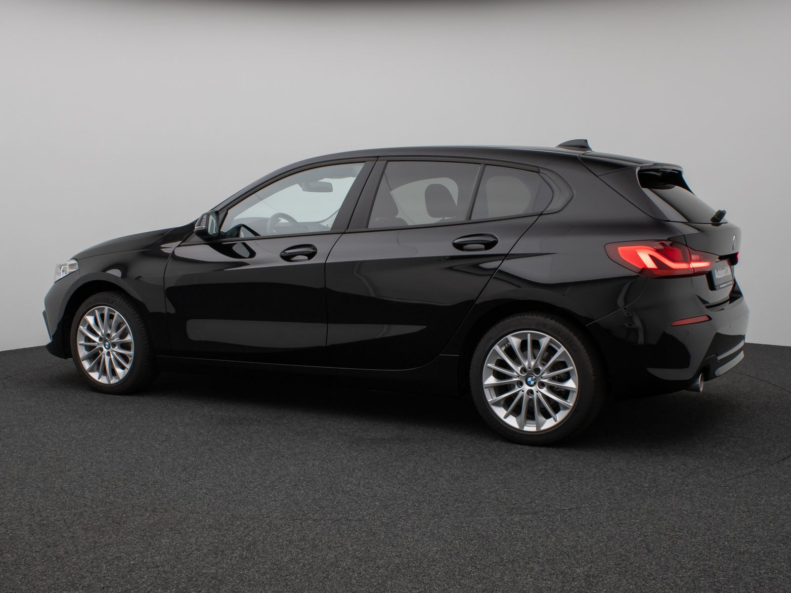 Fahrzeugabbildung BMW 118i DAB WLAN PDC Geschwindigkeitsreg Sport LED