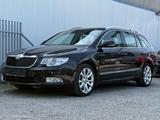 Skoda Superb Combi Elegance - Skoda Superb Elegance mit Benzin-Antrieb