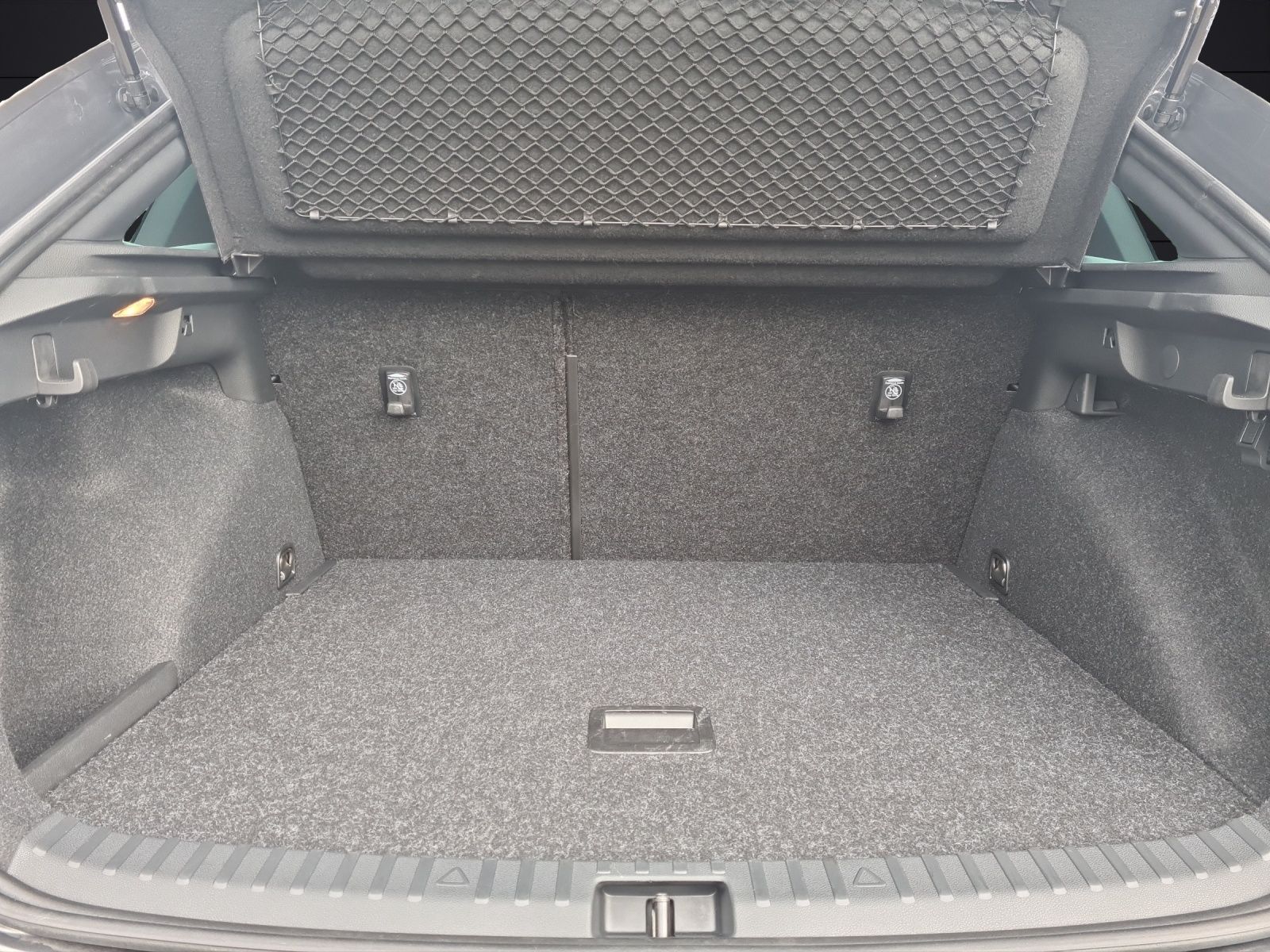 Fahrzeugabbildung SKODA Scala TSI DSG Monte Carlo LED ACC PANO NAVI PDC