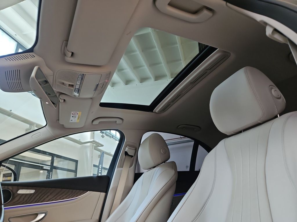 Fahrzeugabbildung Mercedes-Benz E 250 LUXURY AHK Comand Kamera LED