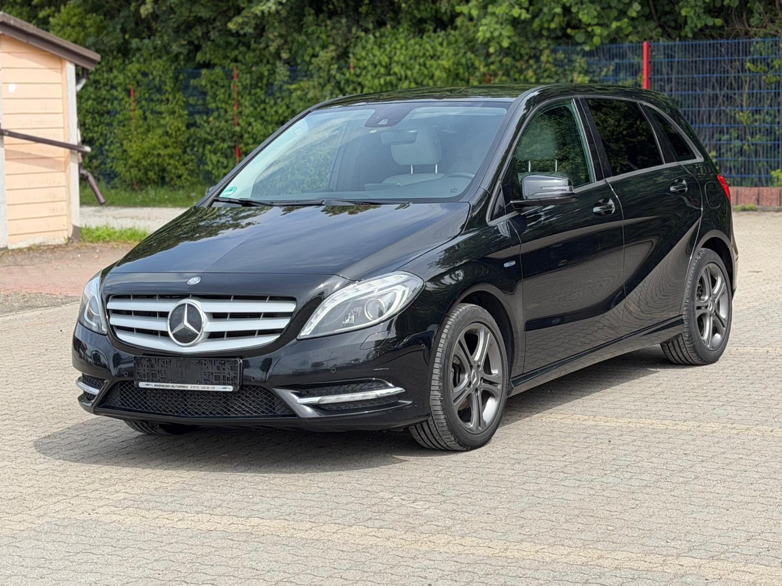 Mercedes-Benz B 180 CDI * NAVI *LEDER *XENON *AHK