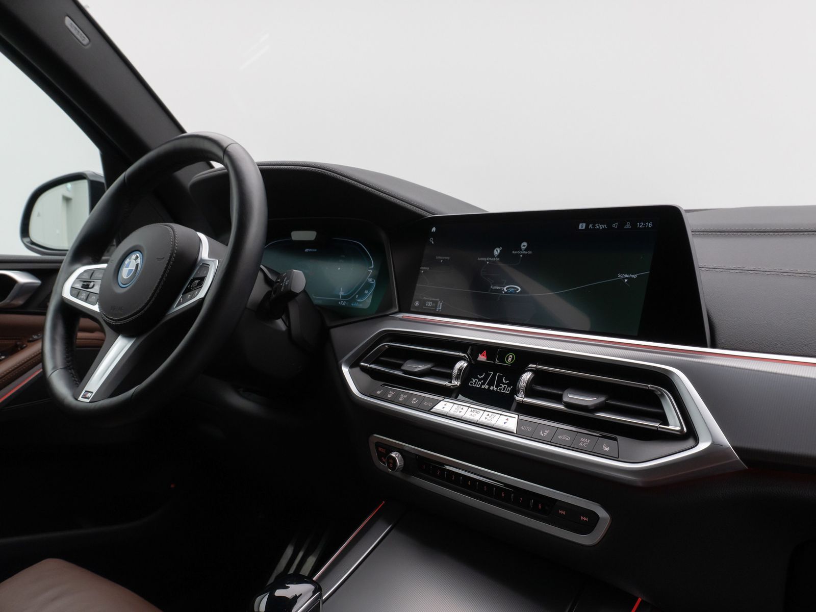 Fahrzeugabbildung BMW X5 xD45e M Sport Kamera Laser HUD DAB HiFi ACC