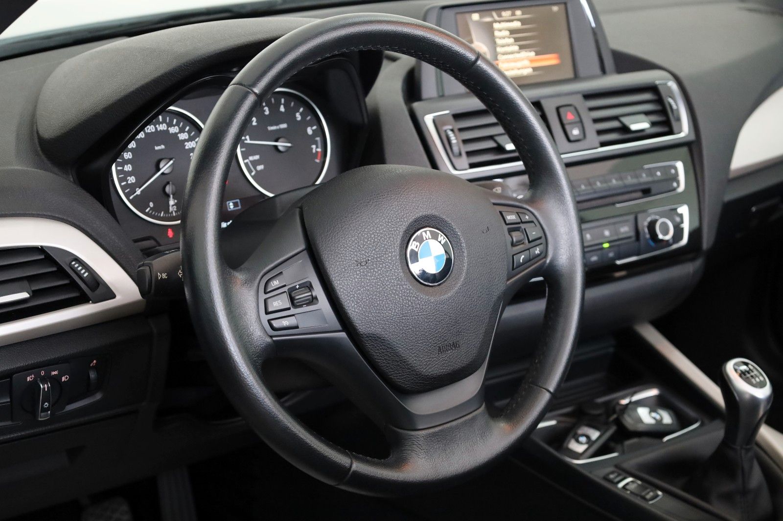Fahrzeugabbildung BMW 220i Cabrio  Advantage TLeder,Xenon,SH,PDC,SR+WR