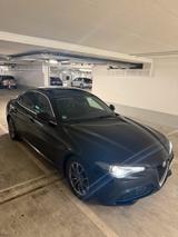 Alfa Romeo Giulia 2.0 *Panoramadach - Alfa Romeo Giulia in Berlin
