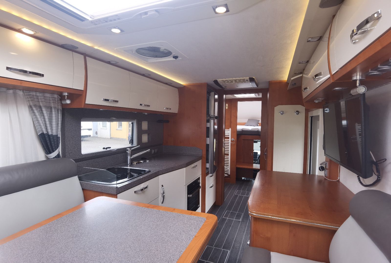 Fahrzeugabbildung Phoenix 8300 BMRSLX