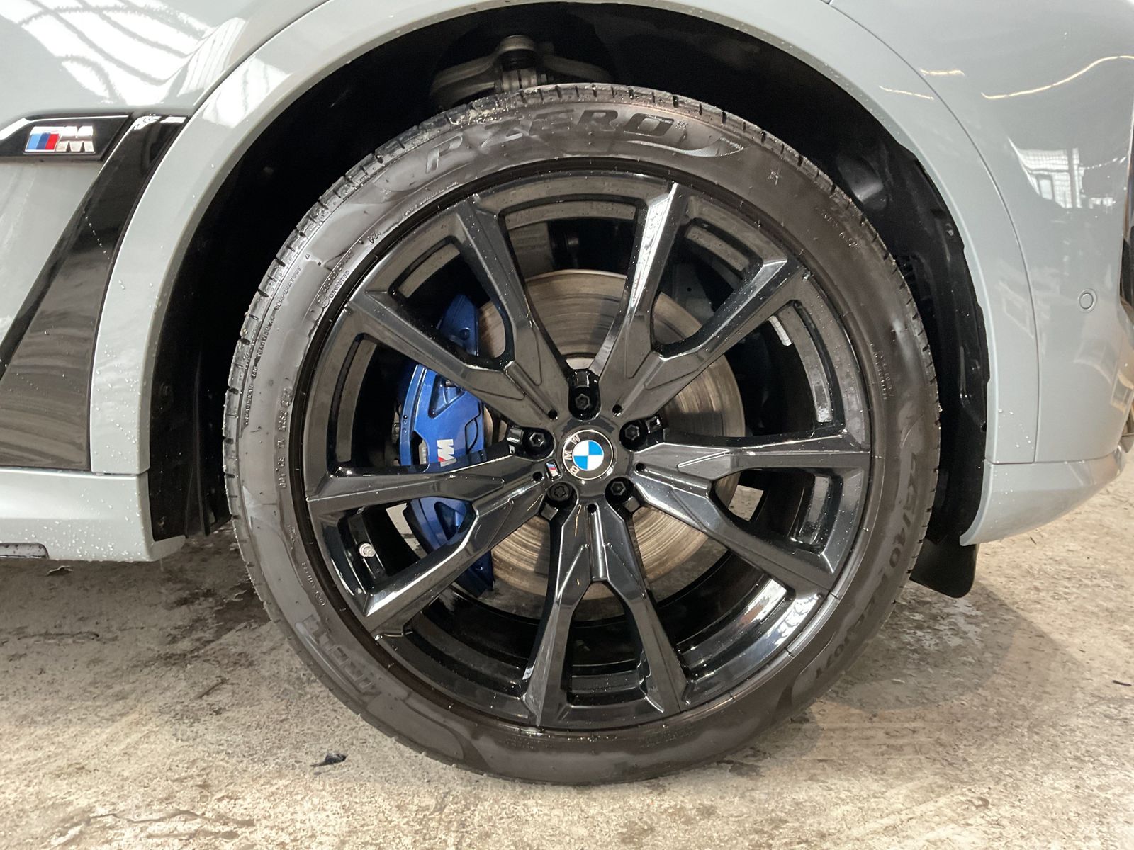 Fahrzeugabbildung BMW X7 M60i | Sitzbelüftung | Sky Lounge | Bowers &