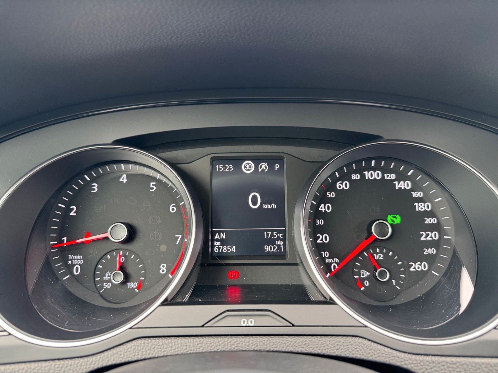 Fahrzeugabbildung Volkswagen Passat Variant 1.5 TSI