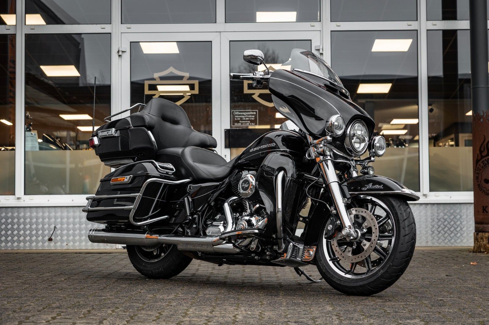 Fahrzeugabbildung Harley-Davidson ULTRA LIMITED LOW FLHTKL 103CUI - JEKILL&HYDE -