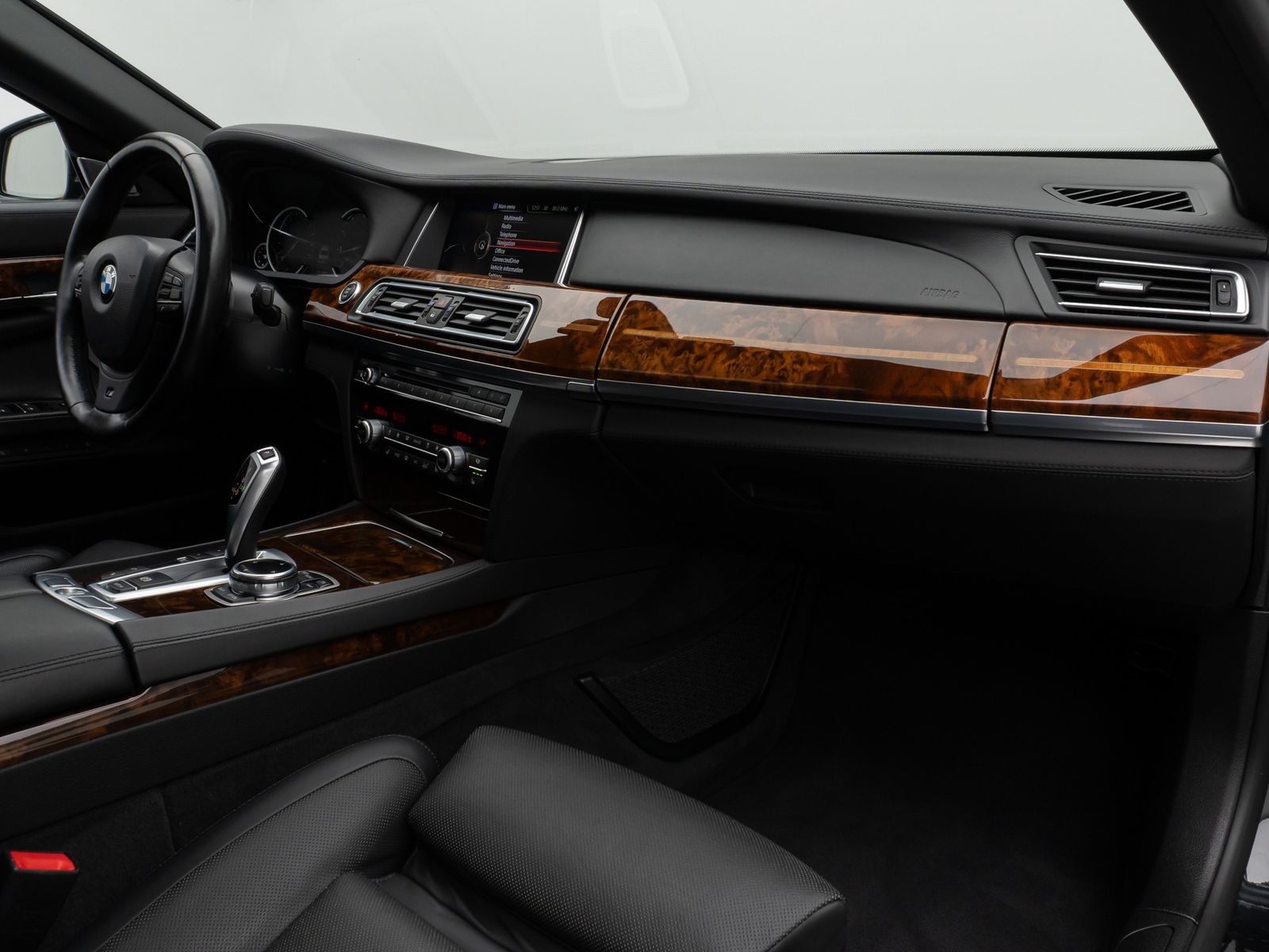 Fahrzeugabbildung BMW 760 Li M Sport Glasdach B&O HUD SoftCl NightVisi