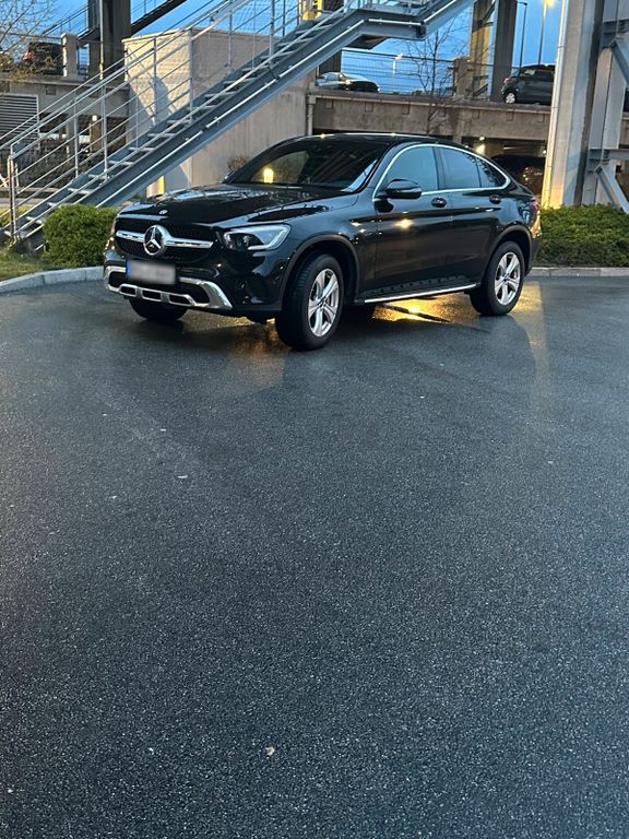 Image of Mercedes-Benz GLC 300