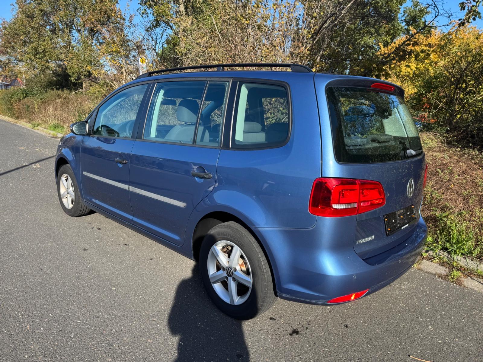 Volkswagen Touran 2011 — photo 6