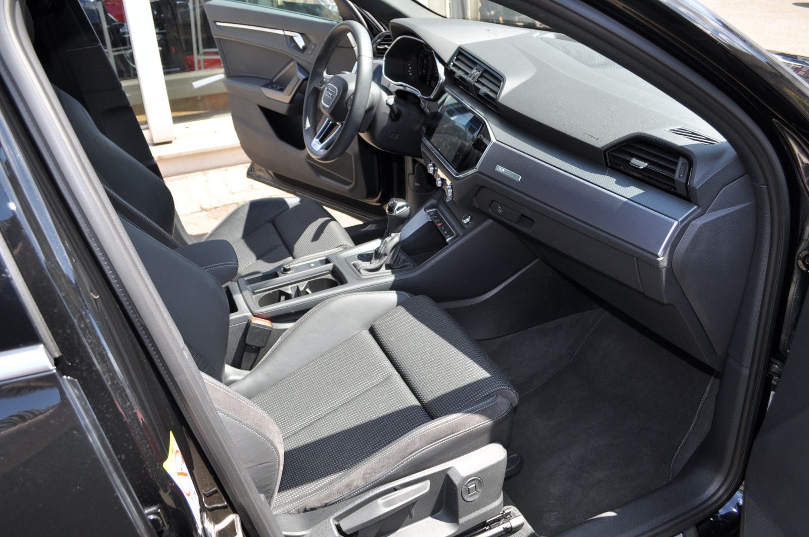 Fahrzeugabbildung Audi Q3 Sportback 35 TDI S line