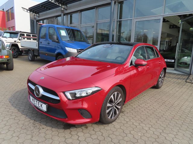 Mercedes-Benz A 220 4Matic PANO LEDER LED NAVI