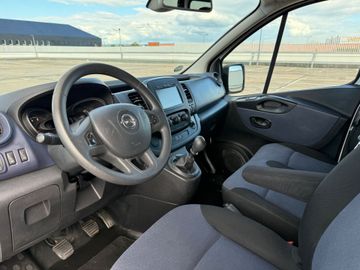 Opel Vivaro - 10
