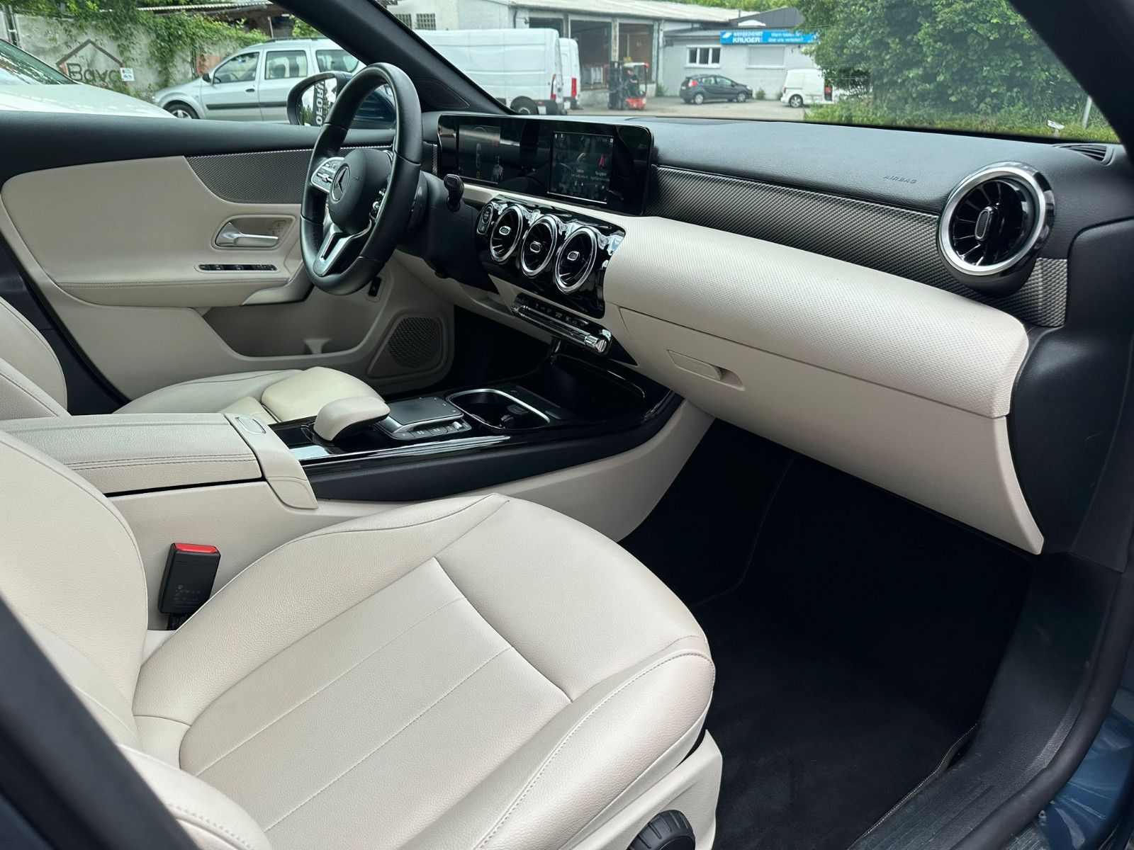 Fahrzeugabbildung Mercedes-Benz A 180 d Limousine *Progressive*NAVI*AHK*LEDER*