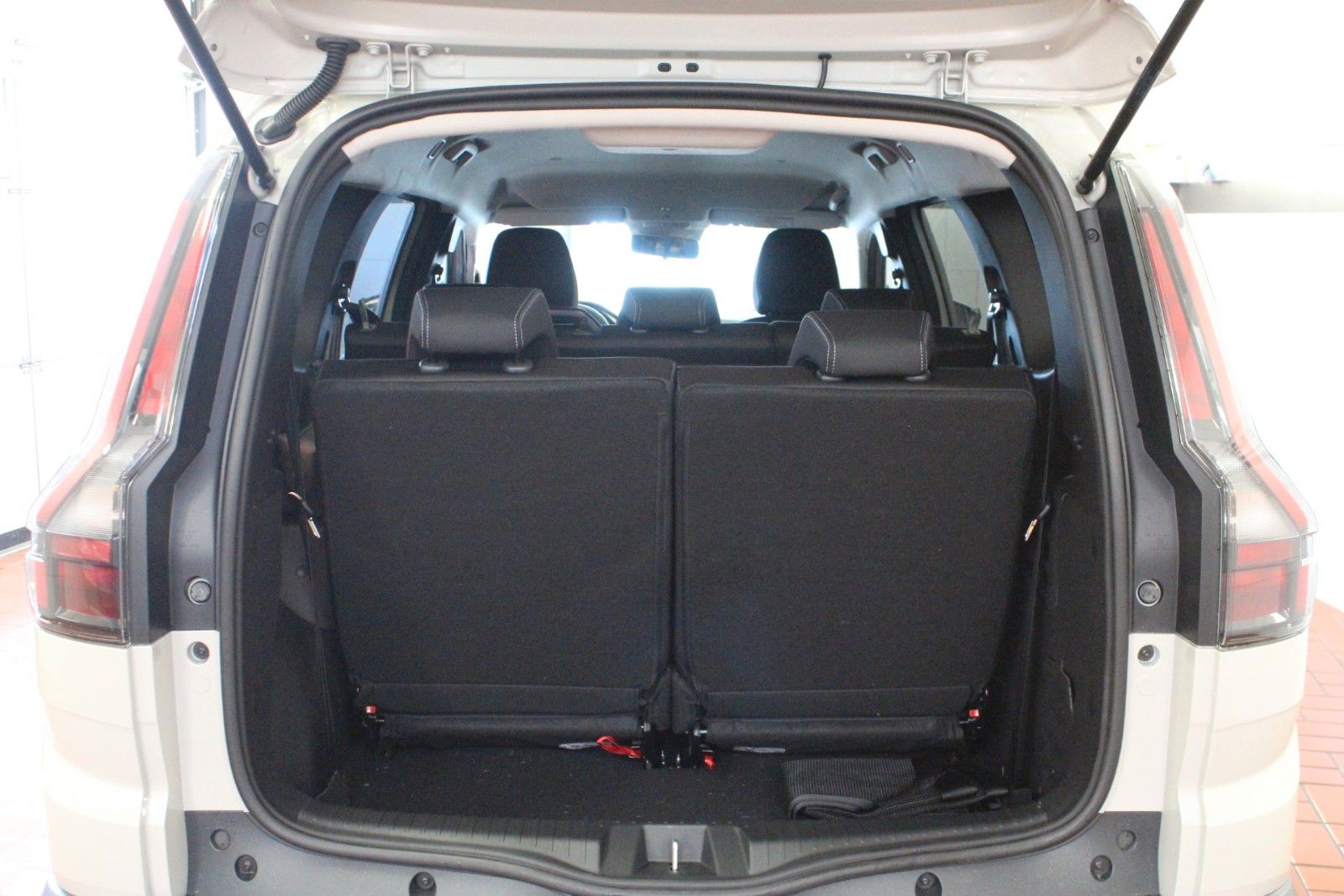 Fahrzeugabbildung Dacia Jogger Hybrid 155 Journey 7-Sitzer MY 2026