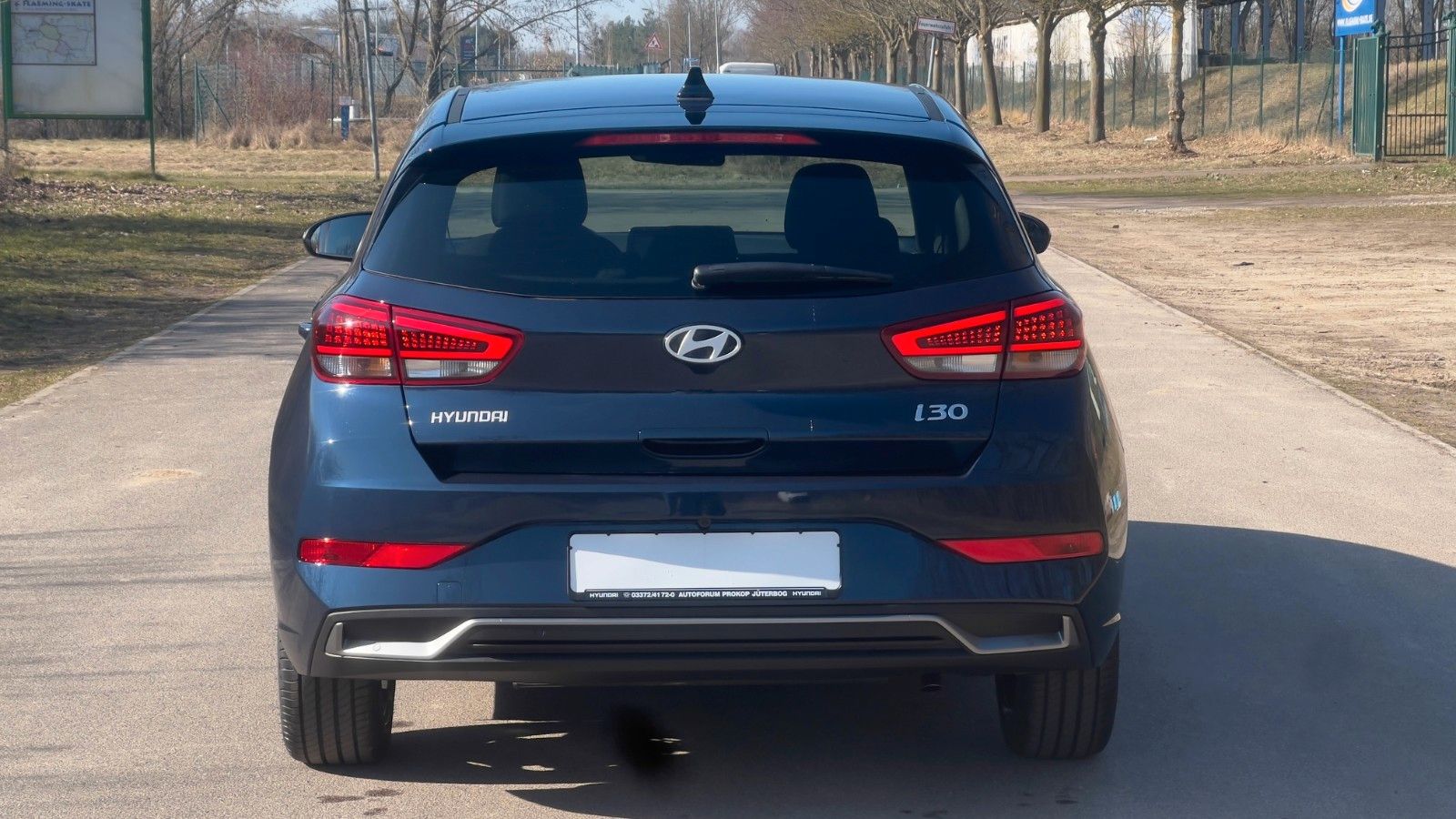 Fahrzeugabbildung Hyundai i30 1.0 T-GDI Advantage *Navi*CarPlay*RFK*LED*