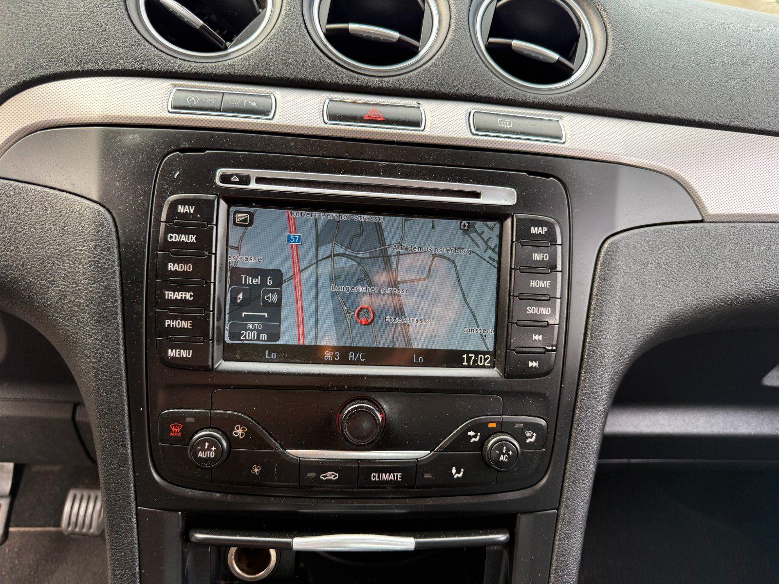 Ford Galaxy 2012 — photo 14