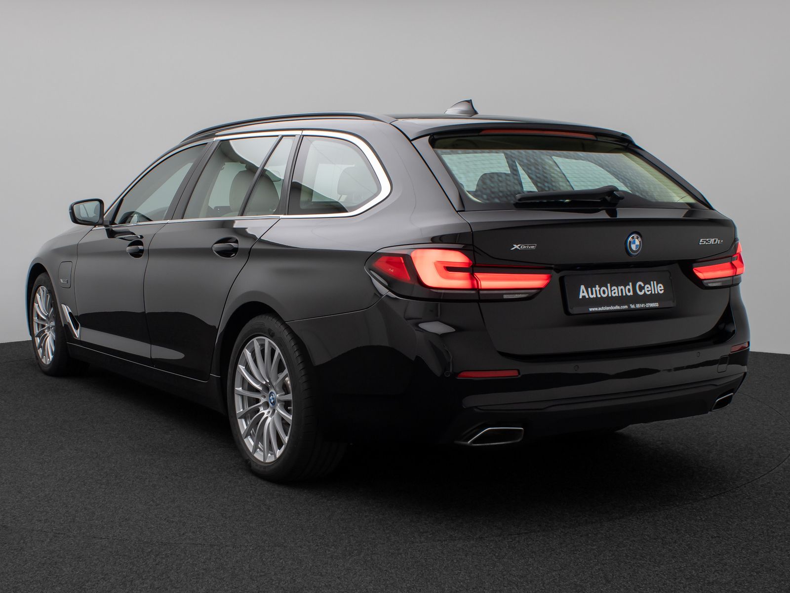 Fahrzeugabbildung BMW 530e xD DAB HiFi Leder Lenkradheizgung AHK Alarm