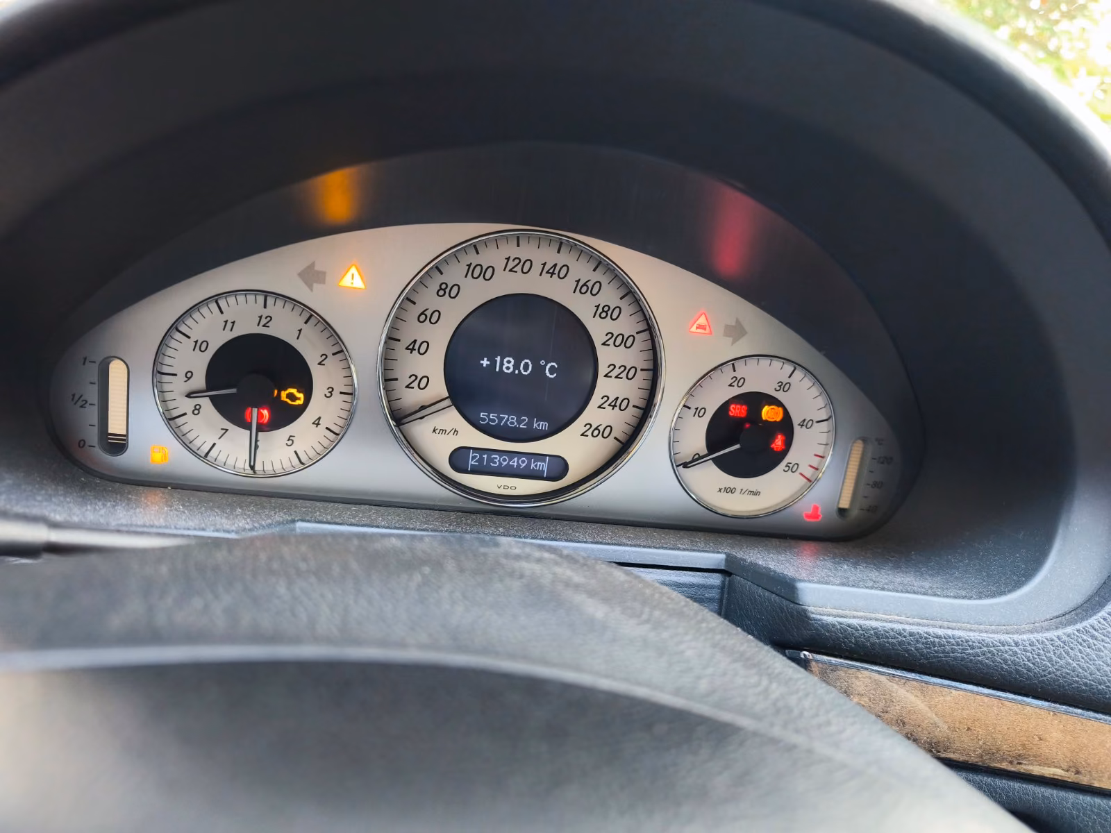 Mercedes-Benz E220 2005 — photo 8