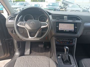 Volkswagen Tiguan - 11