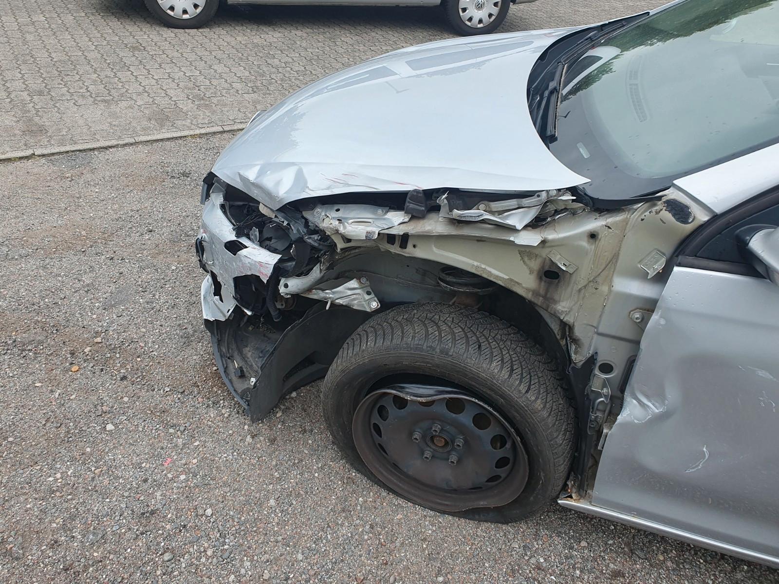Volkswagen Golf 2013 — engine 1.598 cm³, 105 HP (77kW)