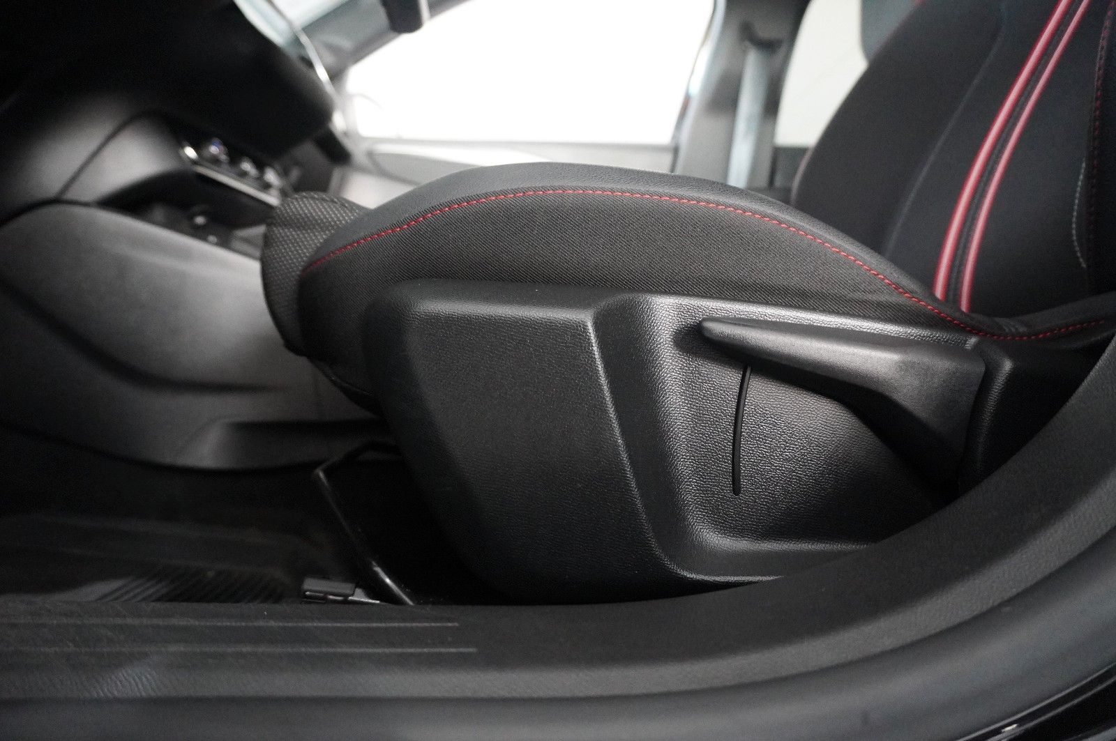 Fahrzeugabbildung Opel Corsa F 1.2T GS-LINE NAVI/LED/KAMERA/SHZ/DAB+