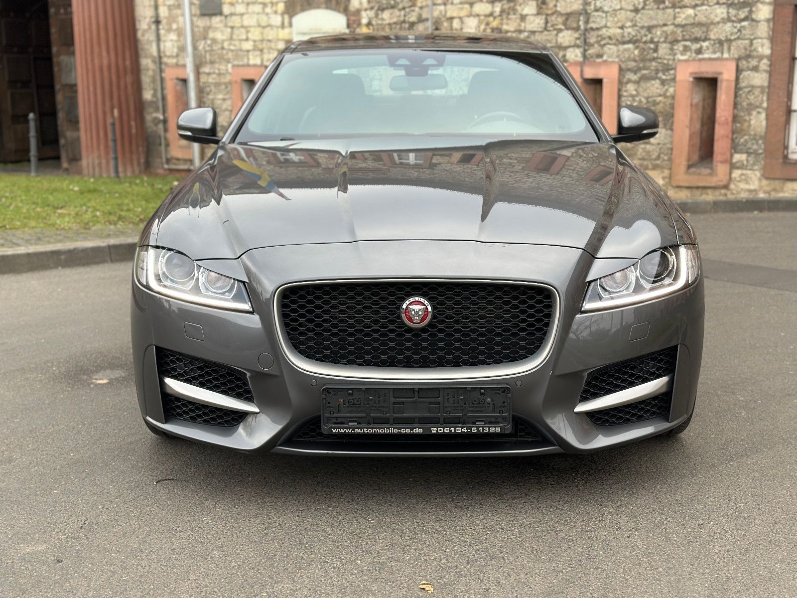 Fahrzeugabbildung Jaguar XF R-SPORT*MODELLJAHR 2019+PANO+STANDHEIZUNG*