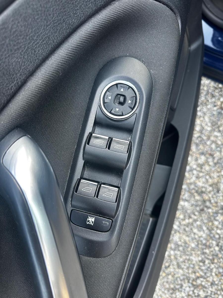 Ford Mondeo 2014 — interior