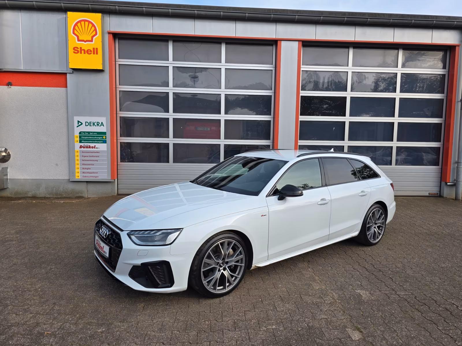 Audi A4 Avant 45 TDI quattro S line Navi Matrix ACC