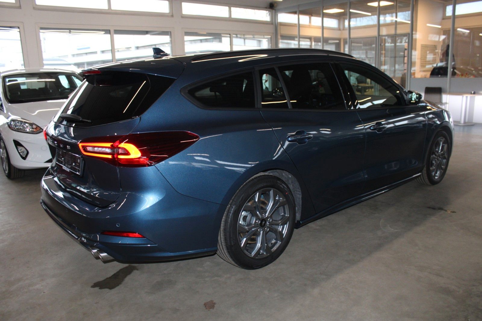 Fahrzeugabbildung Ford Focus ST-Line X Aut. Matrix-LED ACC B&O WinterP.