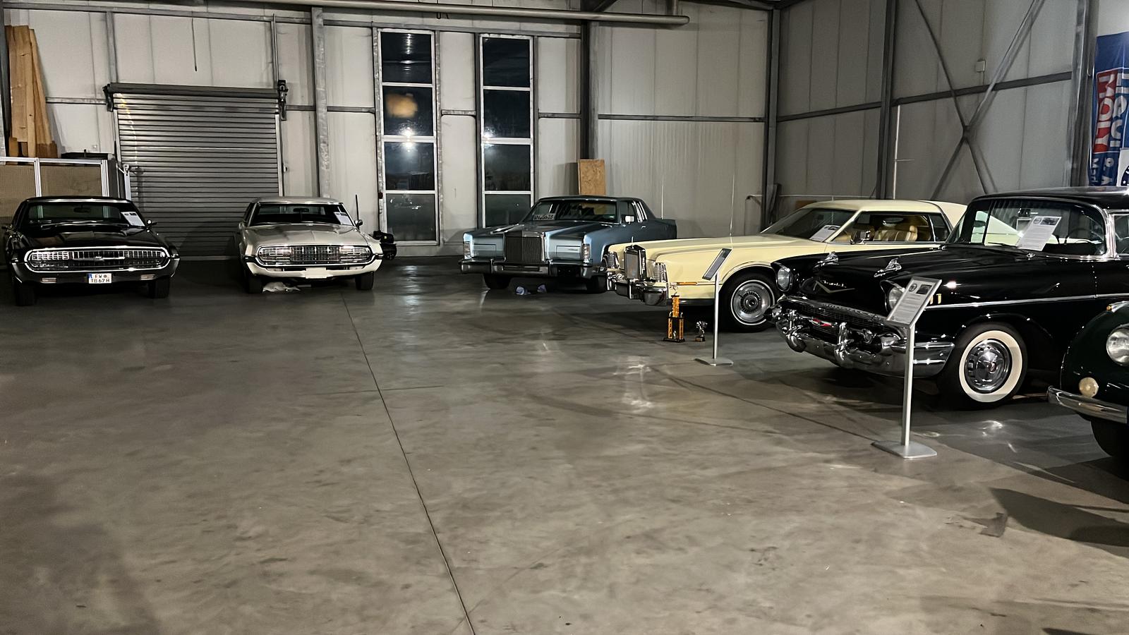 showroom-image-bottom