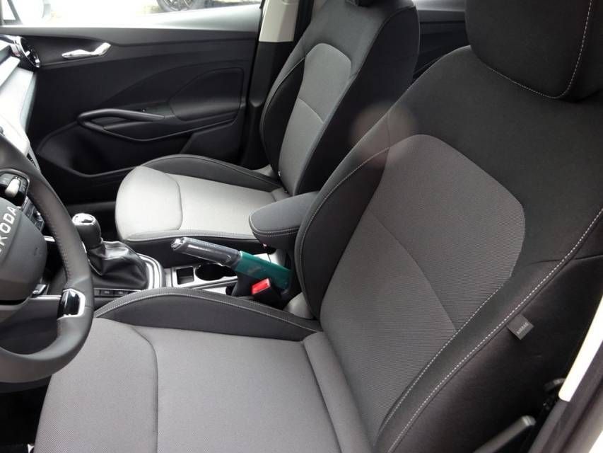 Fahrzeugabbildung SKODA Fabia 1.0 MPI Selection Klima Tempomat