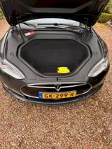 Tesla Model S - gebrauchte Tesla Model S aus dem Jahr 2014