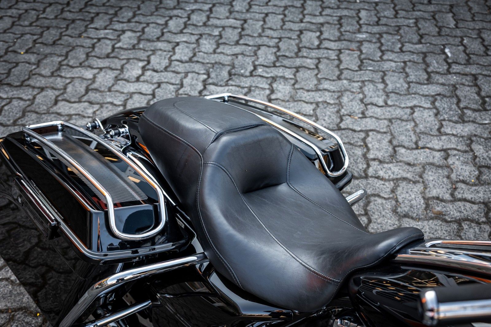 Fahrzeugabbildung Harley-Davidson FLHX Street Glide 103 cui - KERN-AUSPUFF