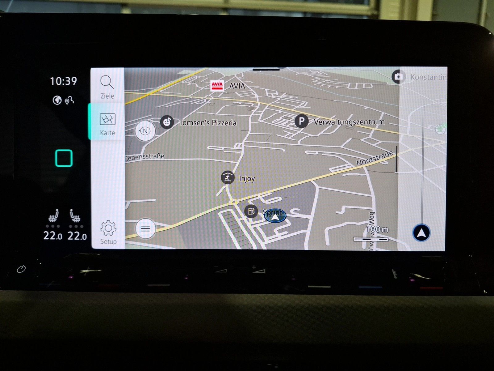 Fahrzeugabbildung Volkswagen Golf VIII TSI Move Matrix Navi AID Pano PDC SH L