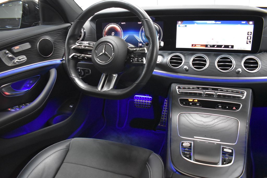 Mercedes-Benz E 200 4M AMG NIGHT DISTR KAMERA HUD NETTO 28.200