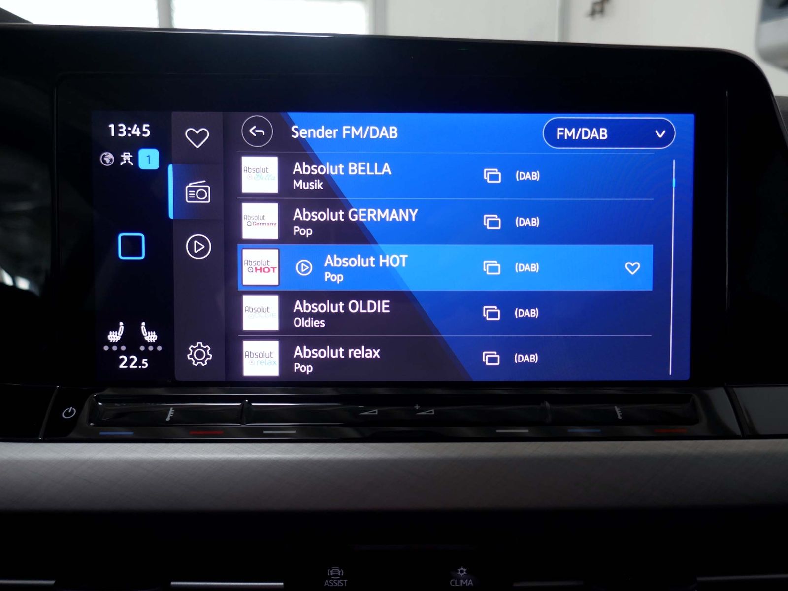 Fahrzeugabbildung Volkswagen Golf VIII Variant Life 2.0 TDI DSG | LED RFK ACC