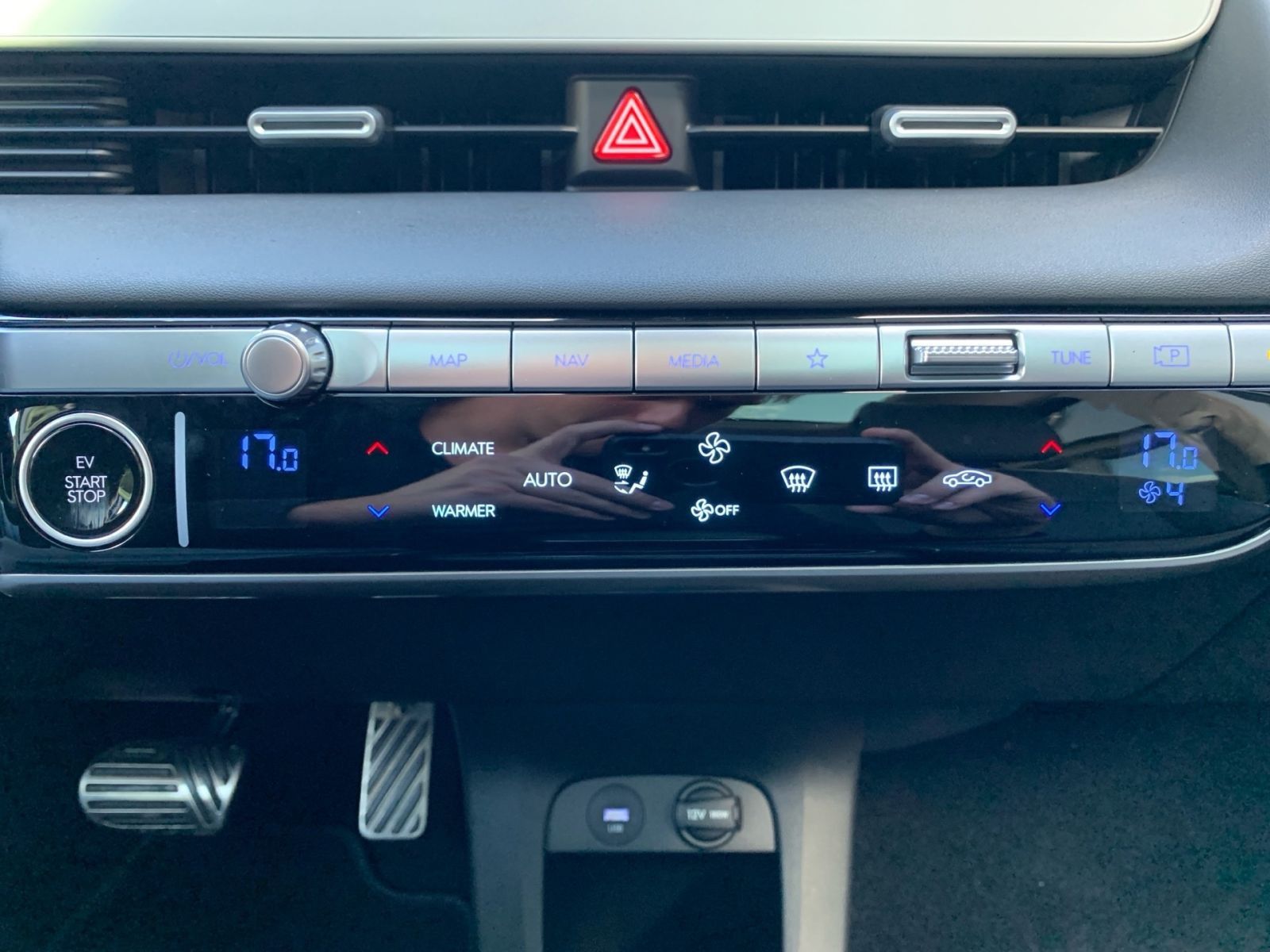 Fahrzeugabbildung Hyundai IONIQ 5 Uniq 77,4 kWh 4WD Assi 20Zoll Pano