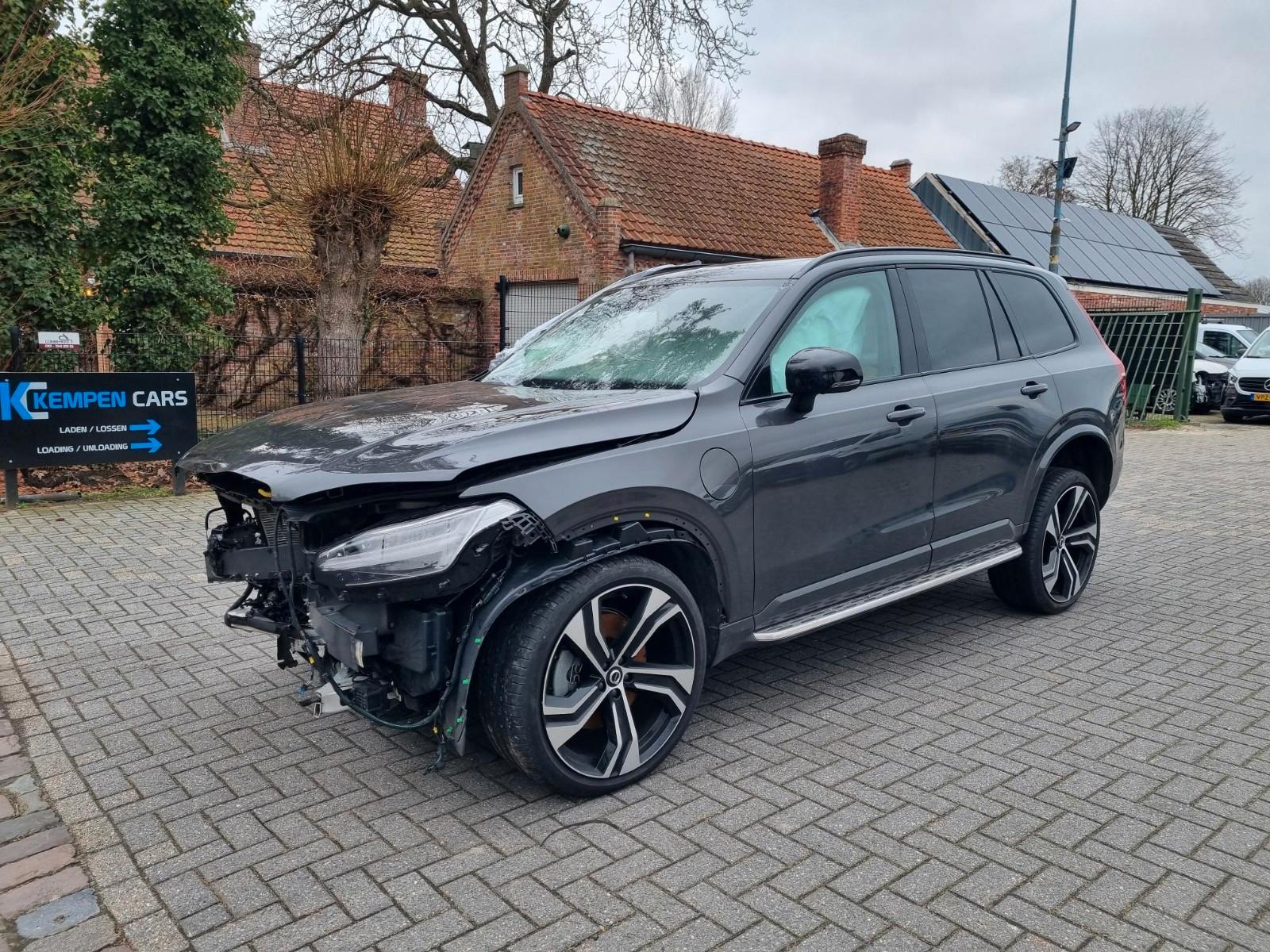 Volvo XC90 Ultra Dark Recharge Plug-In Hybrid AWD Pano