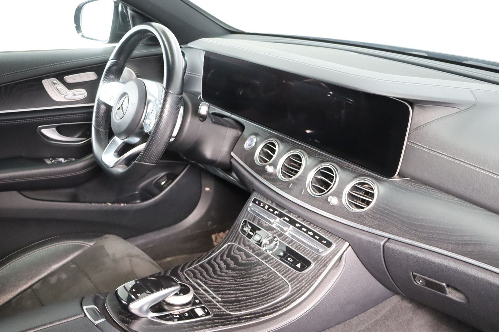 Fahrzeugabbildung Mercedes-Benz E 400 d 4Matic AMG-Paket * Multibeam * 360°
