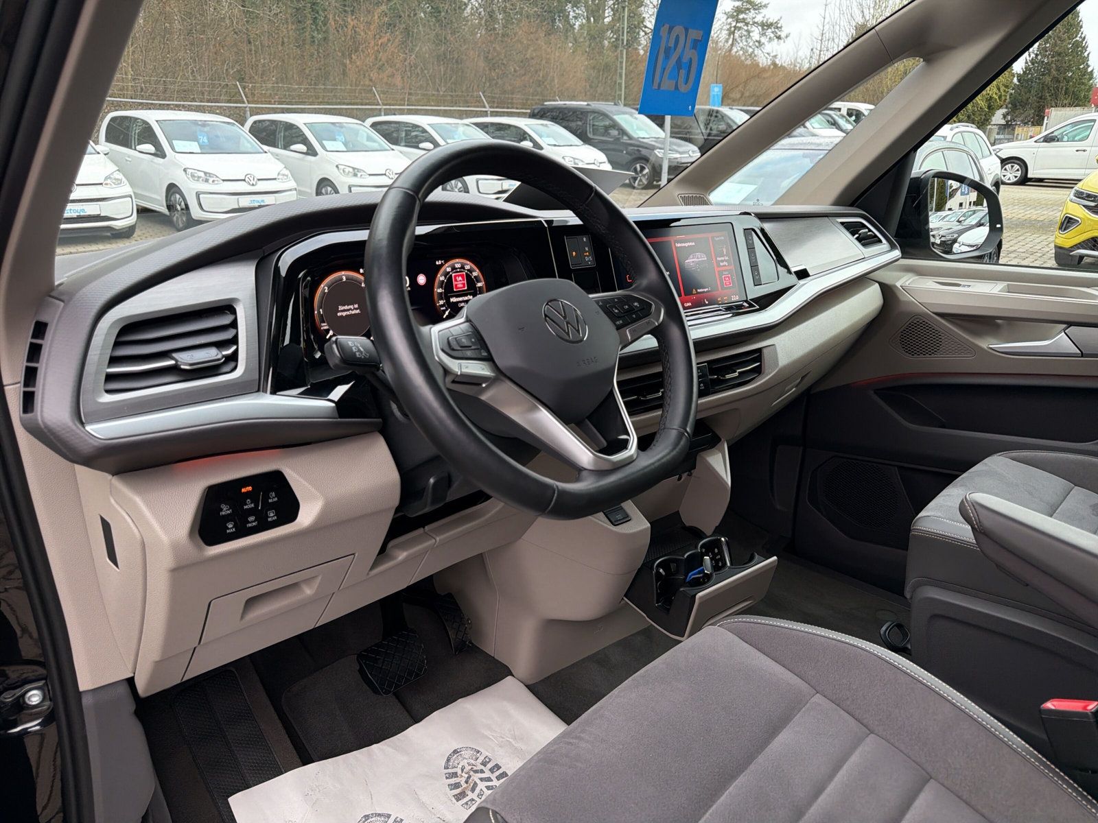 Multivan Life la. TDi Navi AZV IQ light v a v