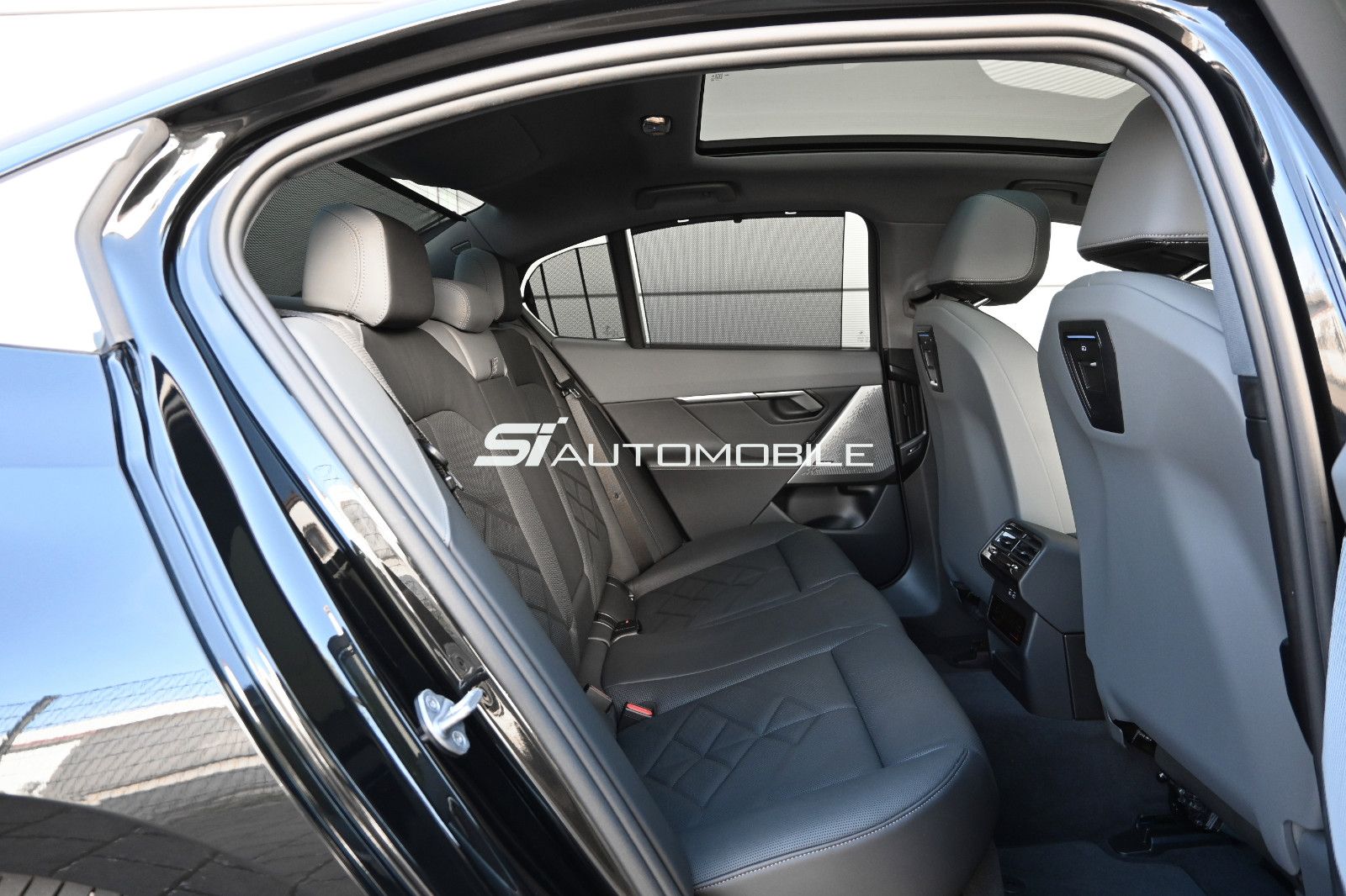 Fahrzeugabbildung BMW 520d xDr. °ACC°MERINO°STANDHEIZ°360°PANO°SITZBEL